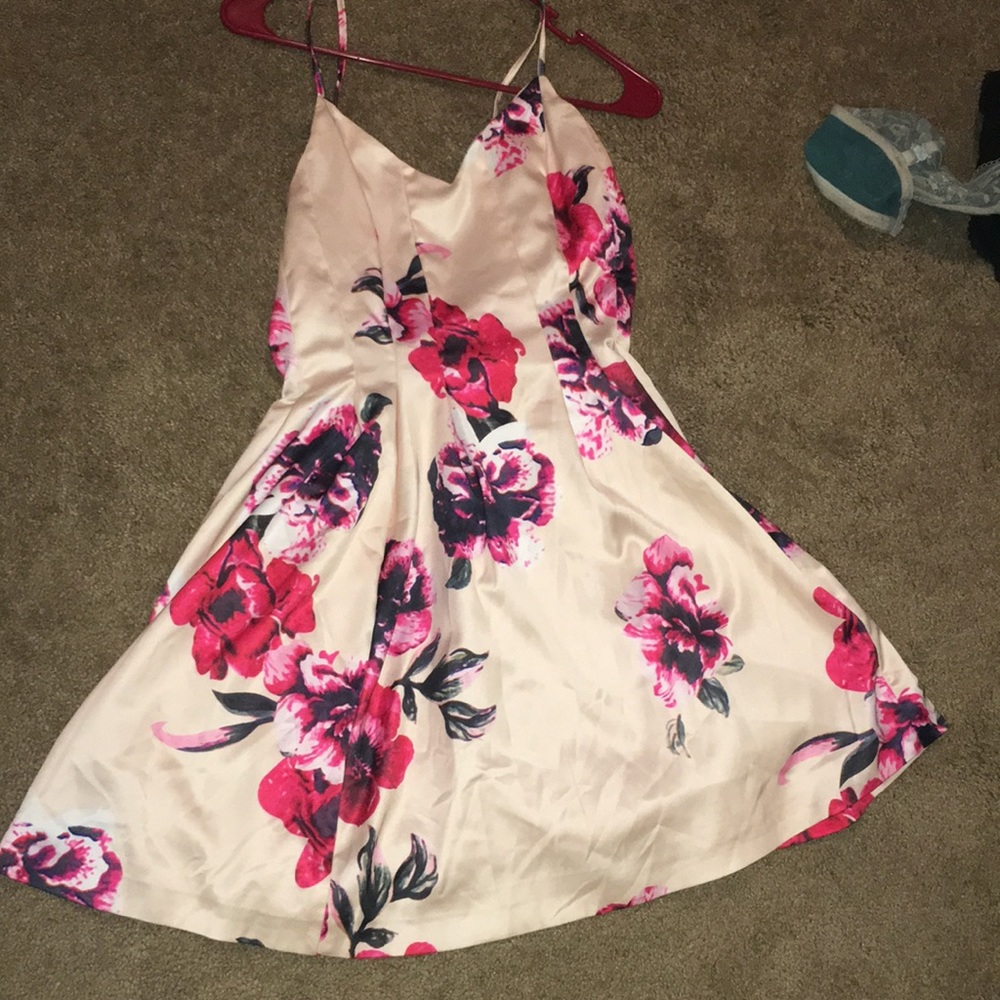 Beautiful silk floral mini dress